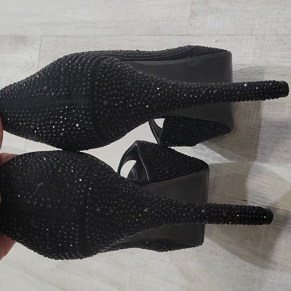 Steve Madden crystal rhinestones Peep Toe heels. - Picture 3 of 6